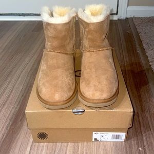 Women Chestnut Ugg Size 7 Great Condition Hardly Worn